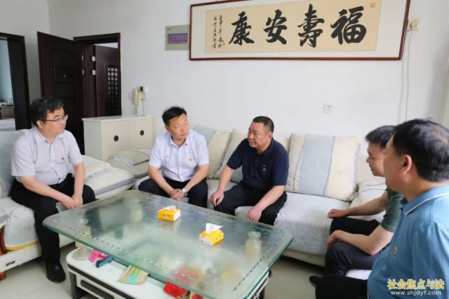 ����ʡ�ױ���俱�����ί����������߷�ο���ϵ�Ա